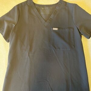 Figs Charcoal Gray Catarina scrub top